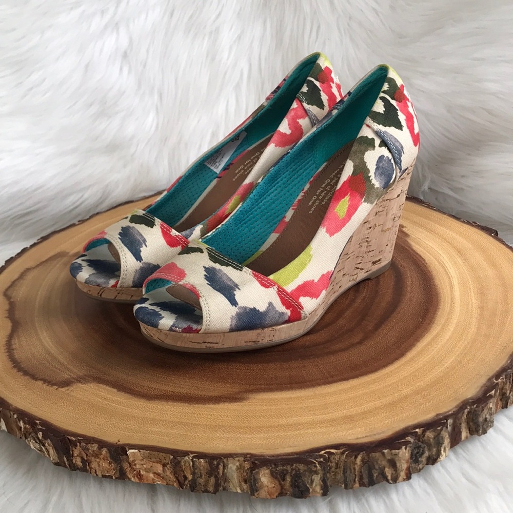 Toms open toe wedges LIKE NEW
